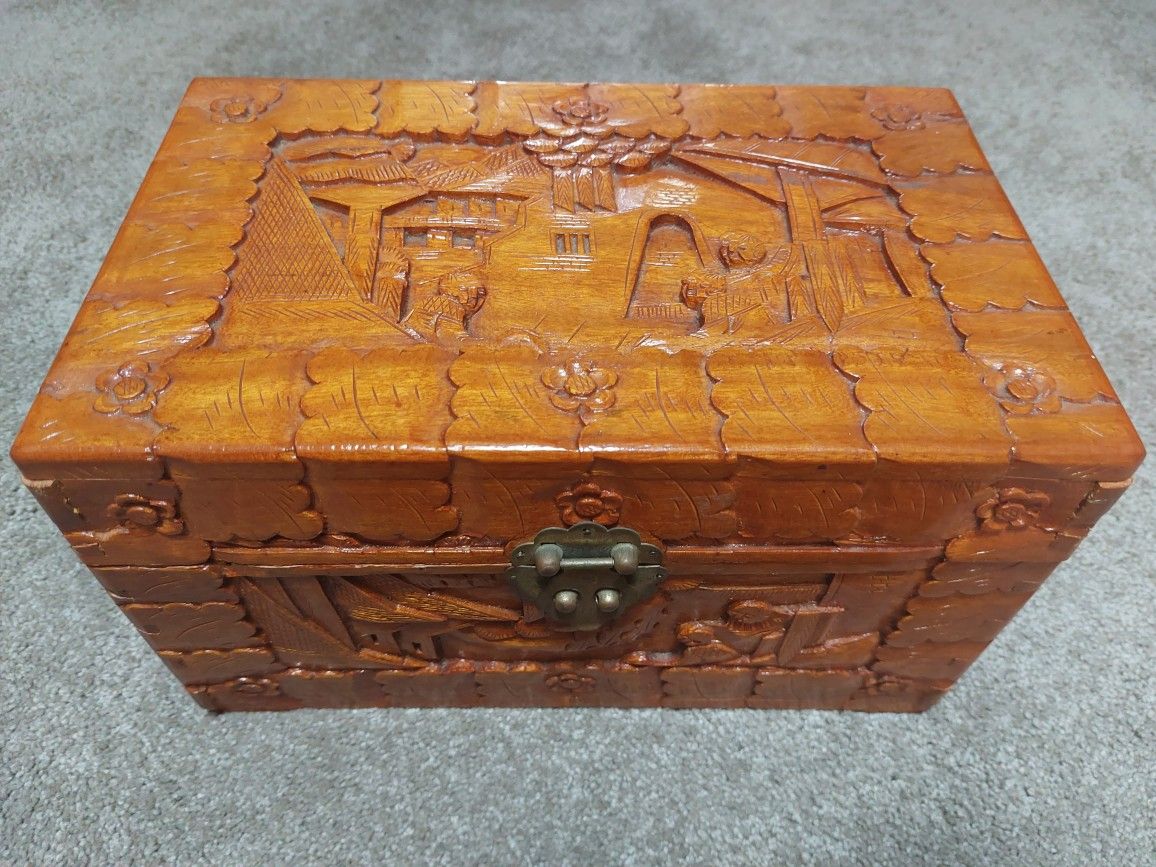 Vintage Antique Chinese Hand Carved Wood Treasure Chest Jewerly Box Trinket Box Pirate
