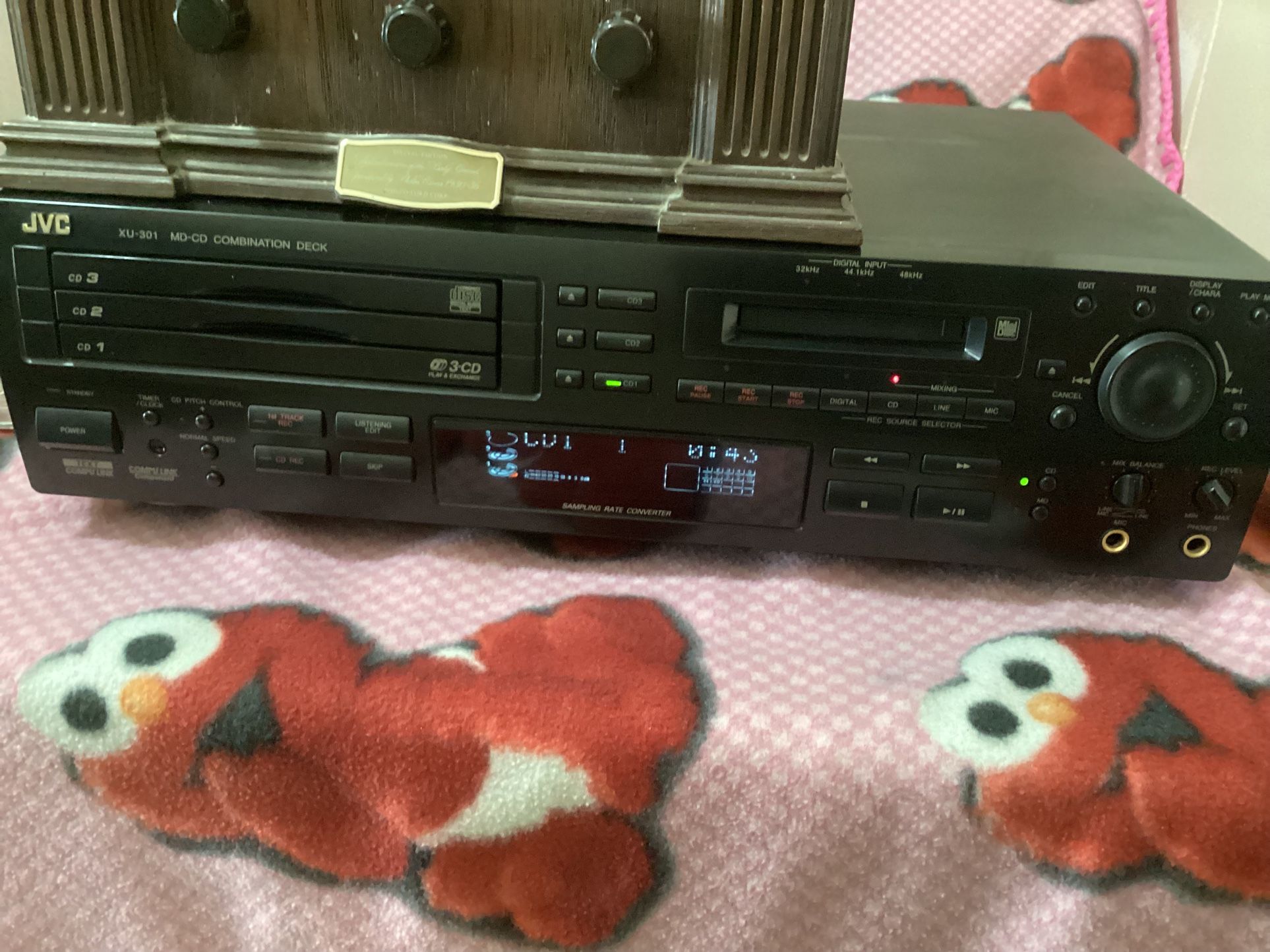 JVC XU-301 MD-CD Combination Deck