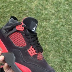 Jordan 4 red thunder