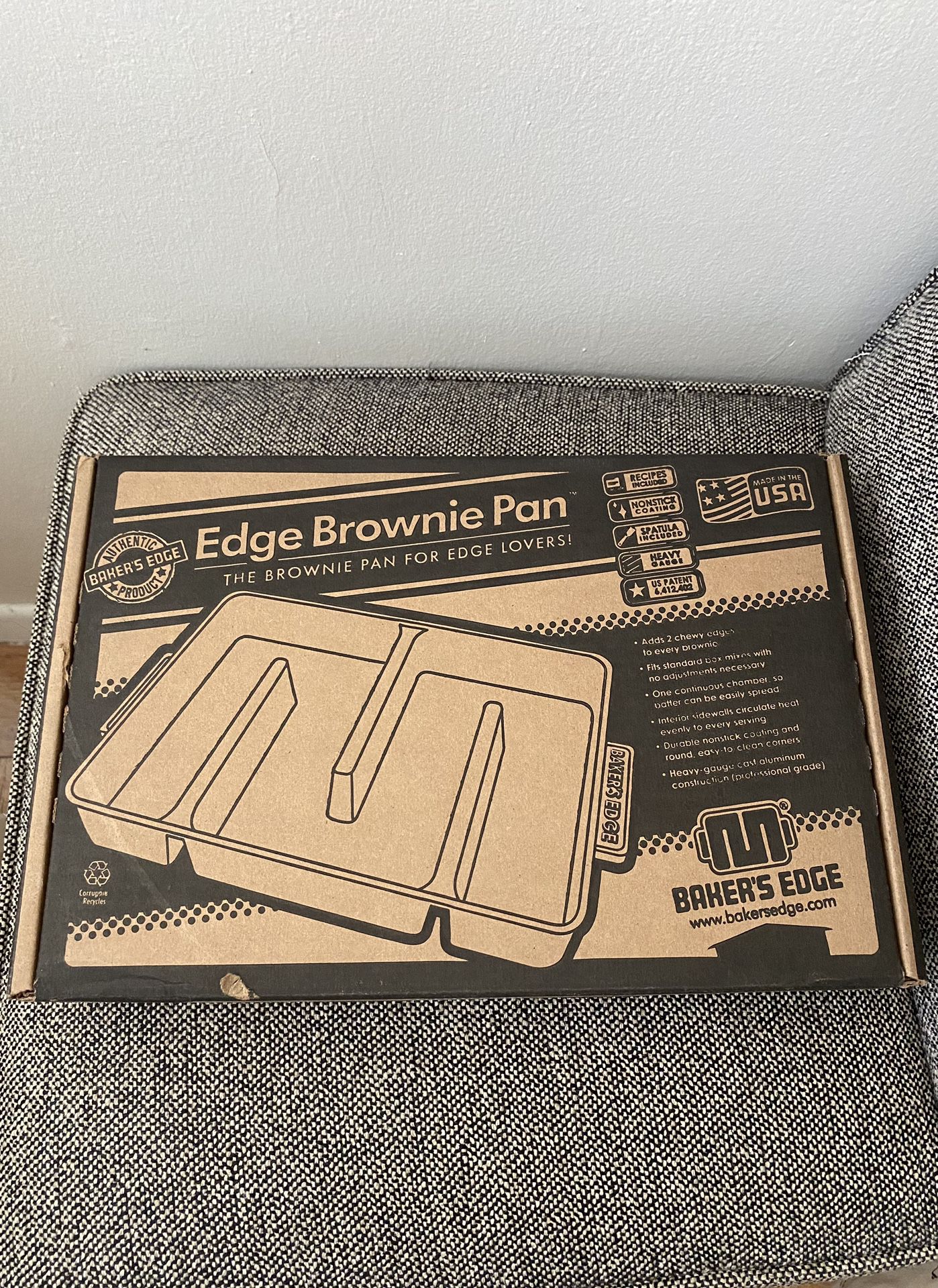  Baker's Edge Brownie Pan, The Original All Edges