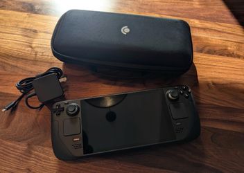 Steam Deck LCD 256GB, Carrying Case + Charger