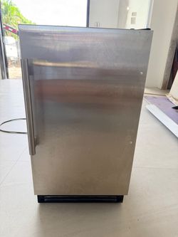 COTLIN IMC22 / EdgeStar Ice Maker | Fabricador de hielo COTLIN IMC22 / EdgeStar — Cap. de 22 lb