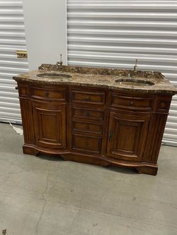 Double vanity sink