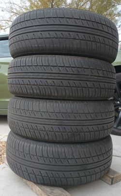Set of (4) size 195/65/15 Republic Motomaster tires