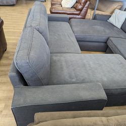Free Delivery! Grey Modern Sectional Couch With Storage Chaise And Pullout 