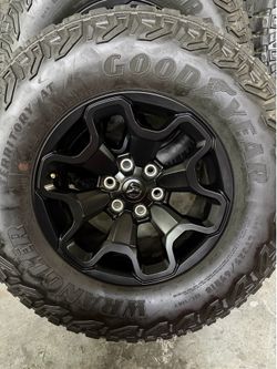 Goodyear Wrangler Territory RT, sized LT325/65R18/D