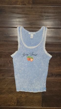 Women's Size Small Crop Top price is firm Cash only