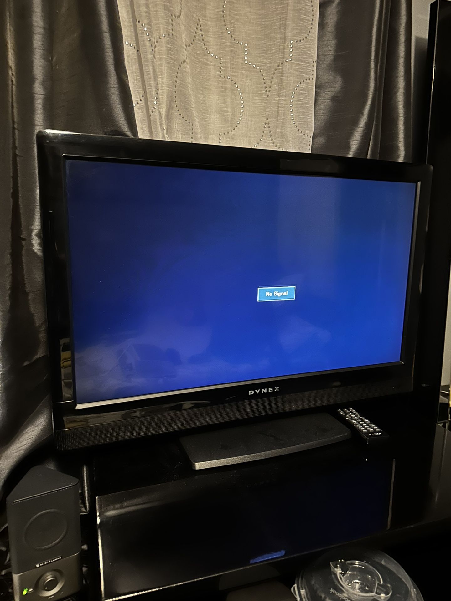 Dynex 32” TV