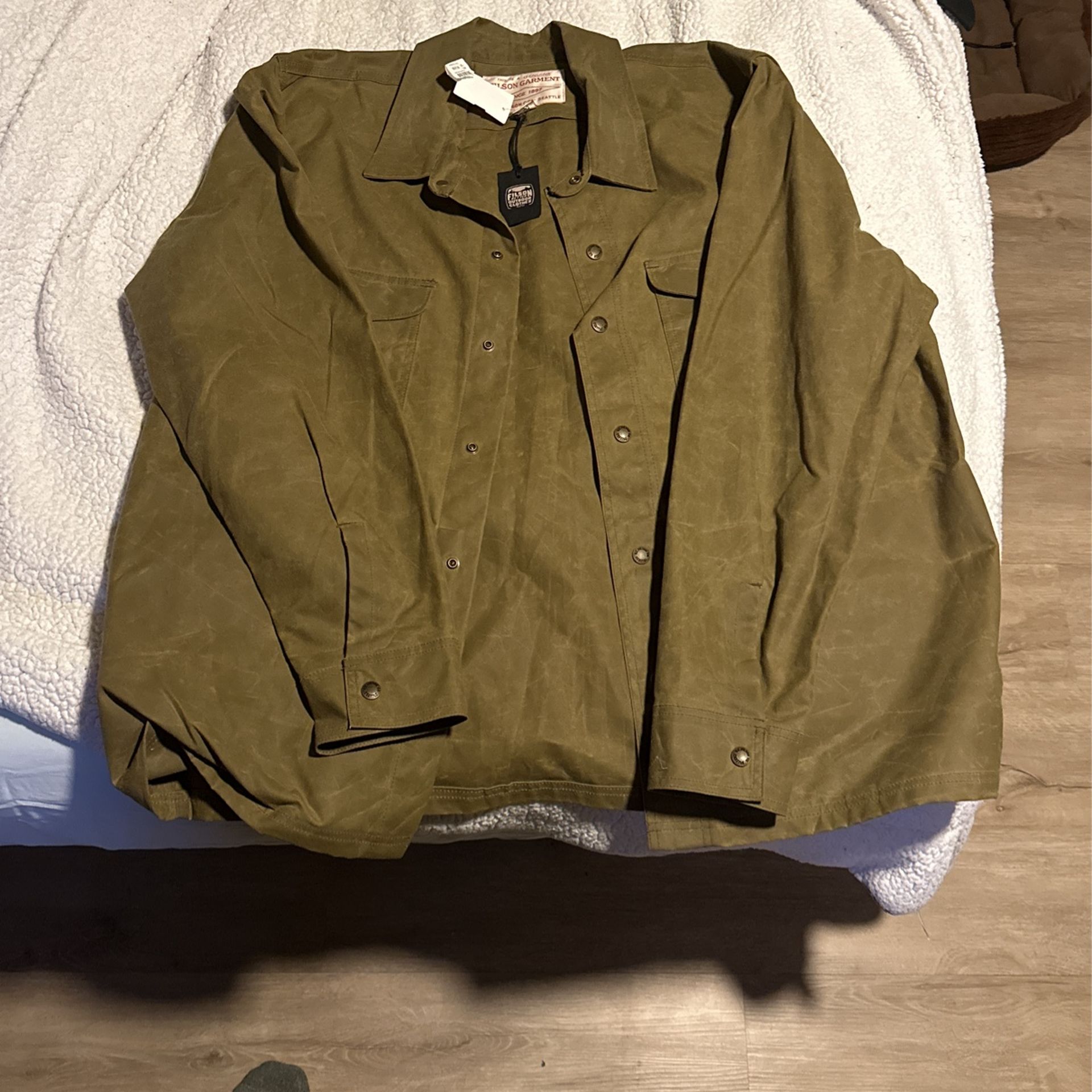 Brand New Never Worn XL Filson Waxed Cotton Jacket