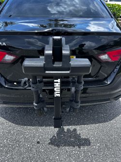Thule double bike rack  hitch black