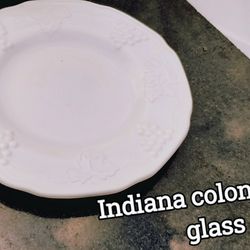 Vintage Colony Indiana Milk Glass. Grape And Leaf Pattern