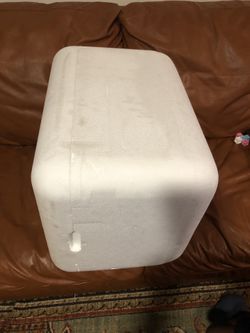 Thick Styrofoam cooler with lid