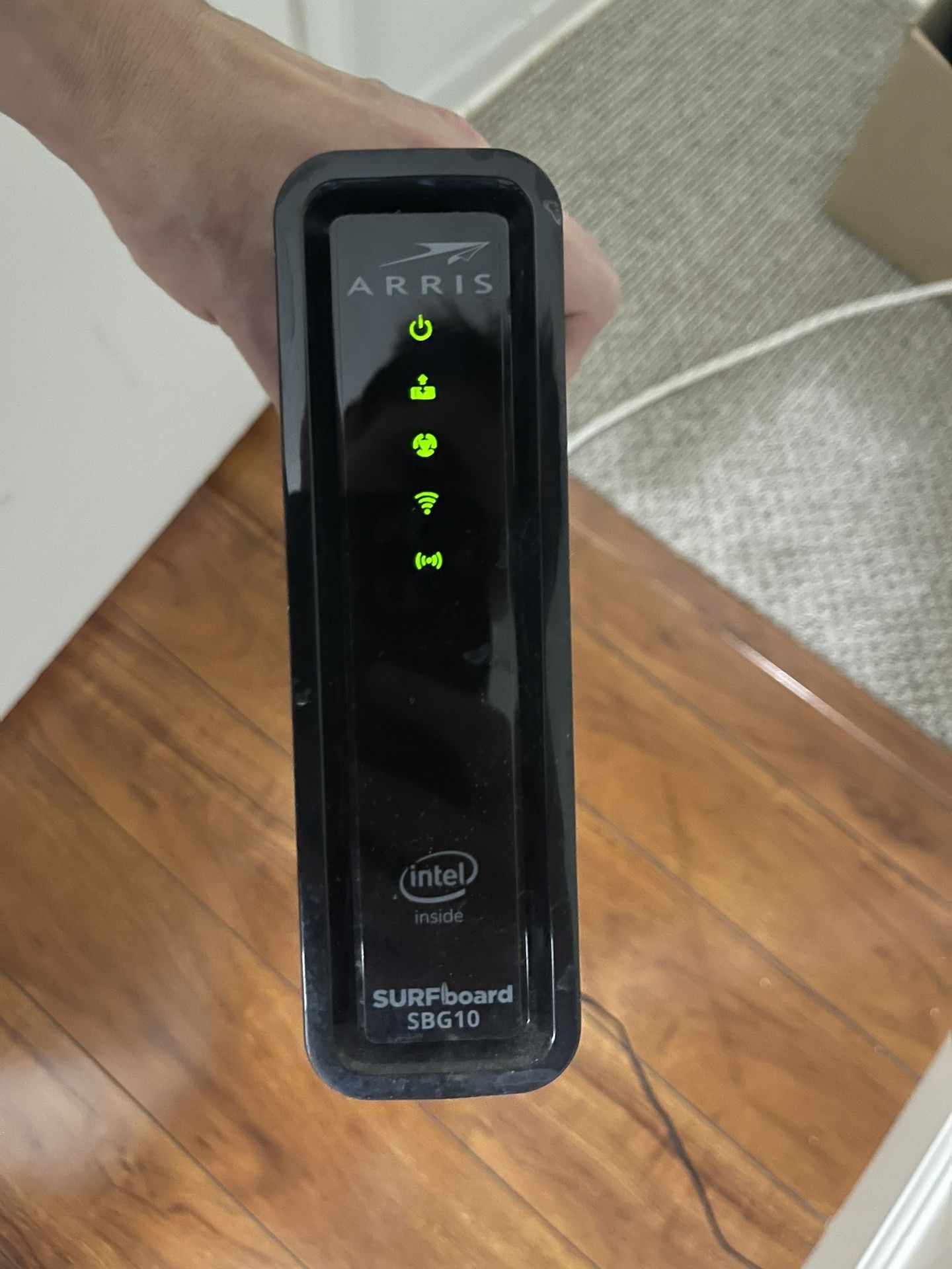 Arris Surfboard Dual band modem and Wifi router