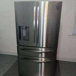 BRAND NEW SAMSUNG Standard Depth 4-Door Smart Refrigerator