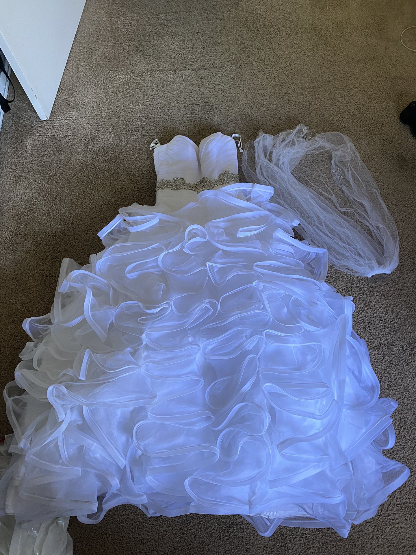 Wedding Dress Size 8 (FREE)