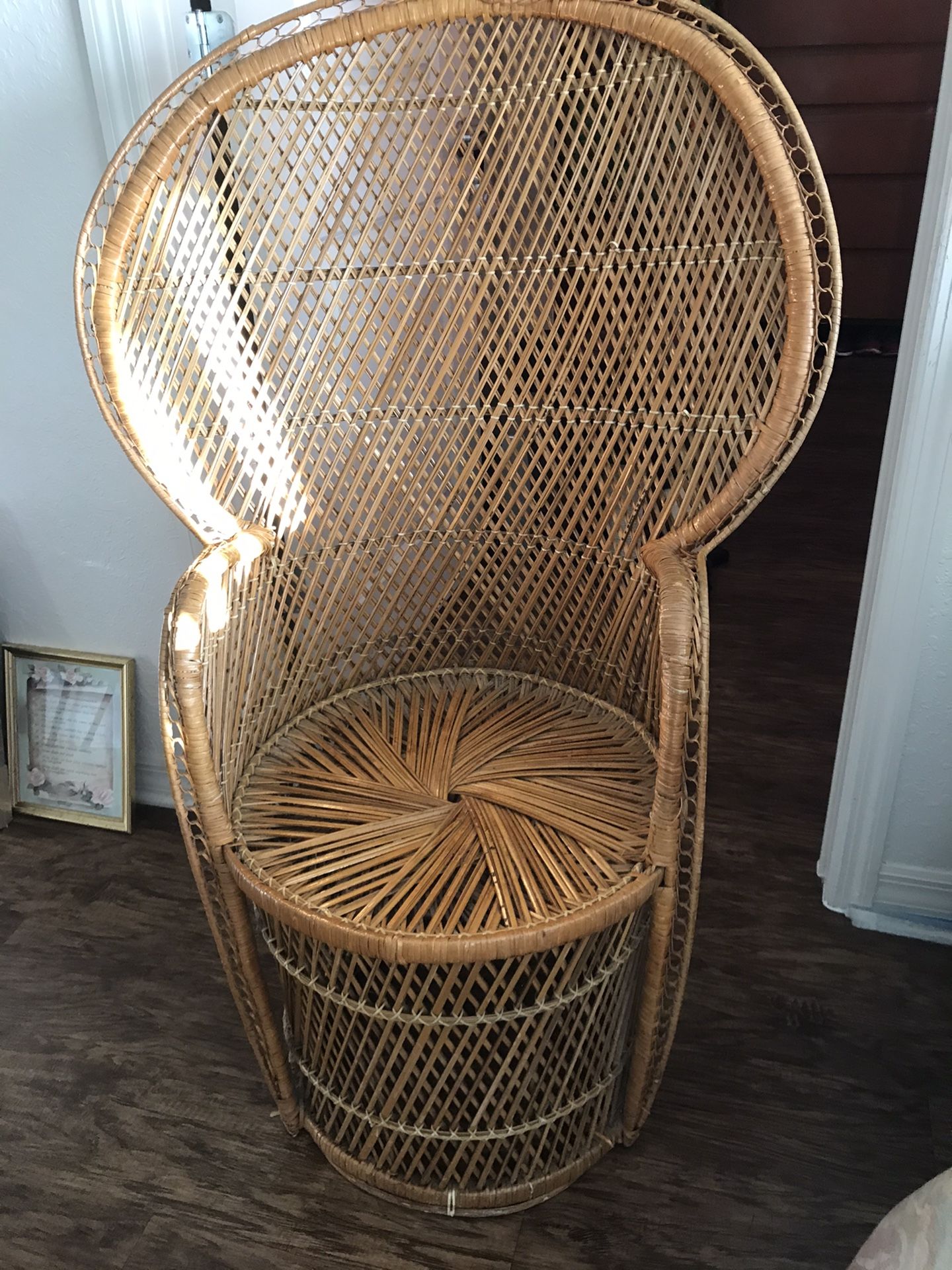 Vintage peacock wicker fan chair