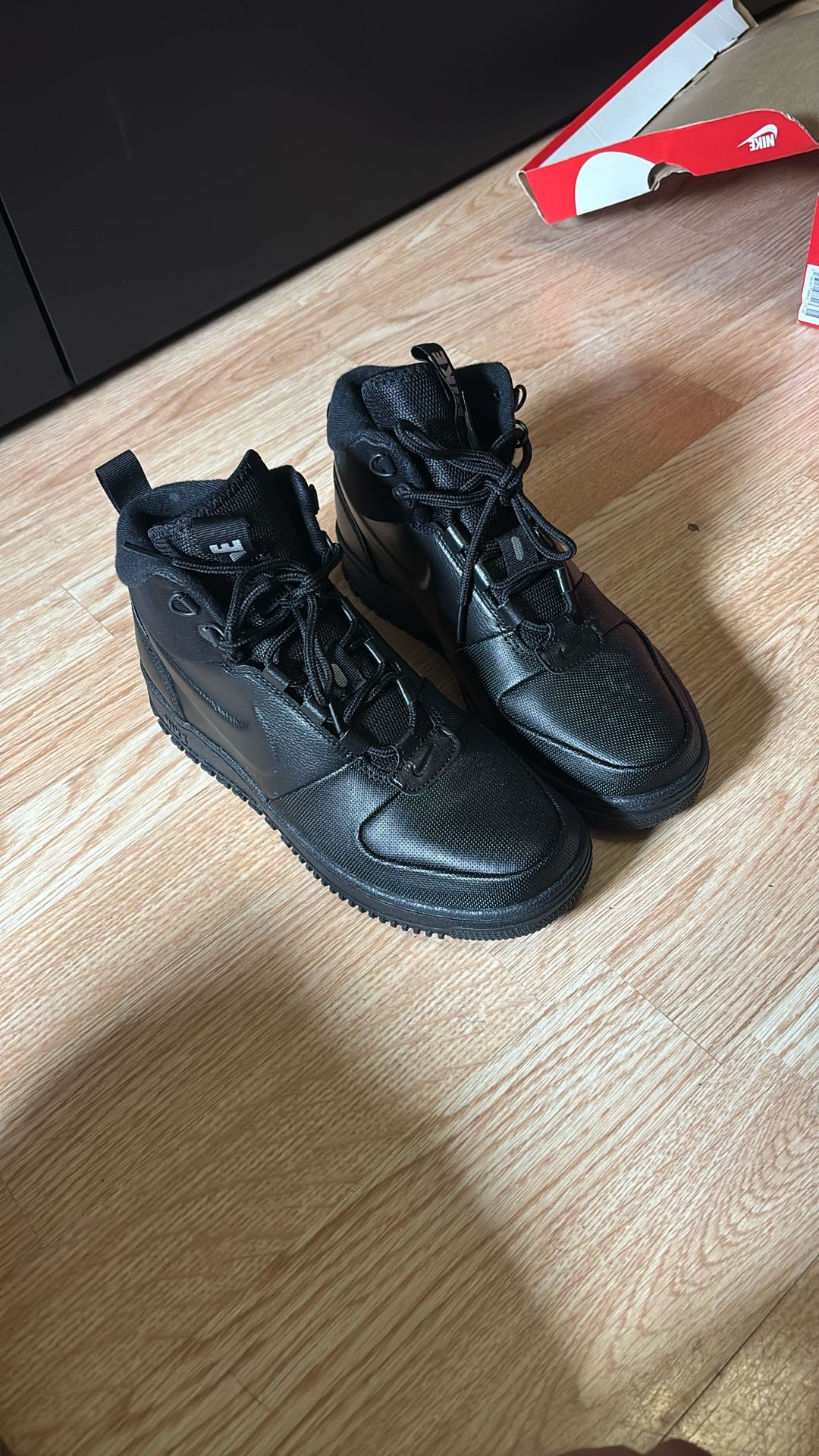 Black Black Metallic Pewter