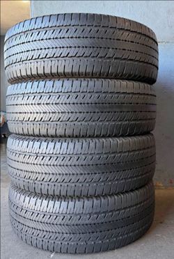 225 55 19 Toyo Tires Con 80% de Vida Las 4 🎃🎃
