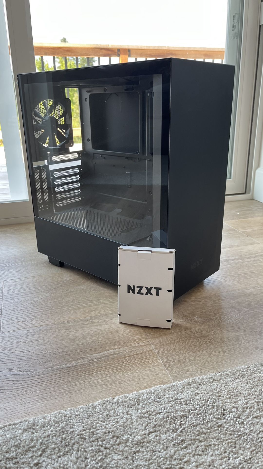 NZXT pc Case Great Condition