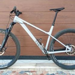 Canyon Stoic 4 Size Medium