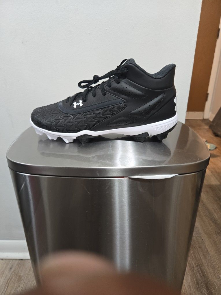 Under Armour BSBL Cleats