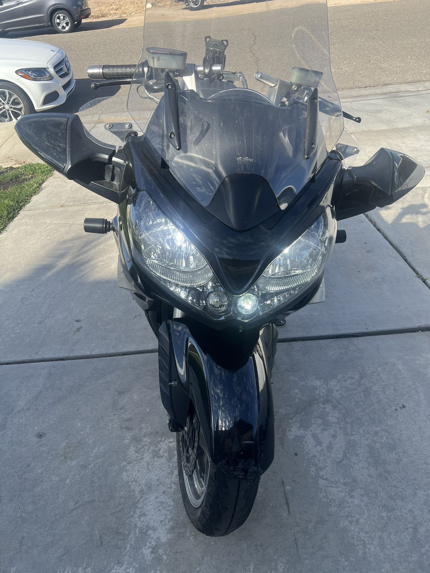 NICE KAWASAKI MOTORCYCLE 