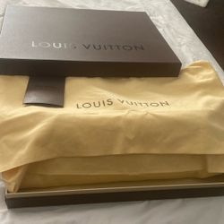 Louis Vuitton Purse 