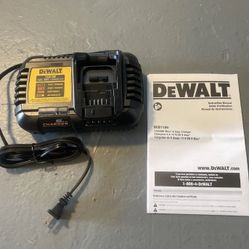 NEW DEWALT DCB1106 6-Amp MAX Fast Charger for 12V / 20V / FLEXVOLT Battery Packs