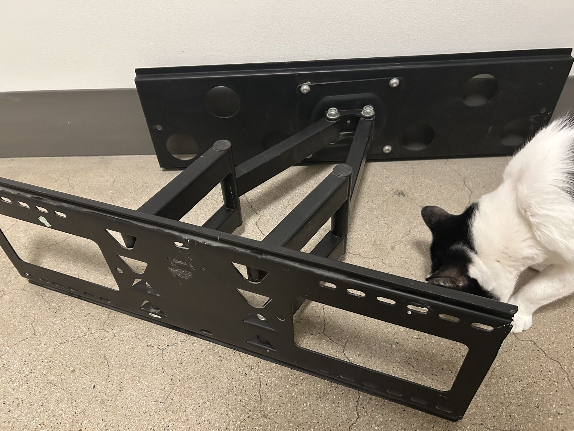 Large Heavy Duty Full Motion TV Wall MOUNT