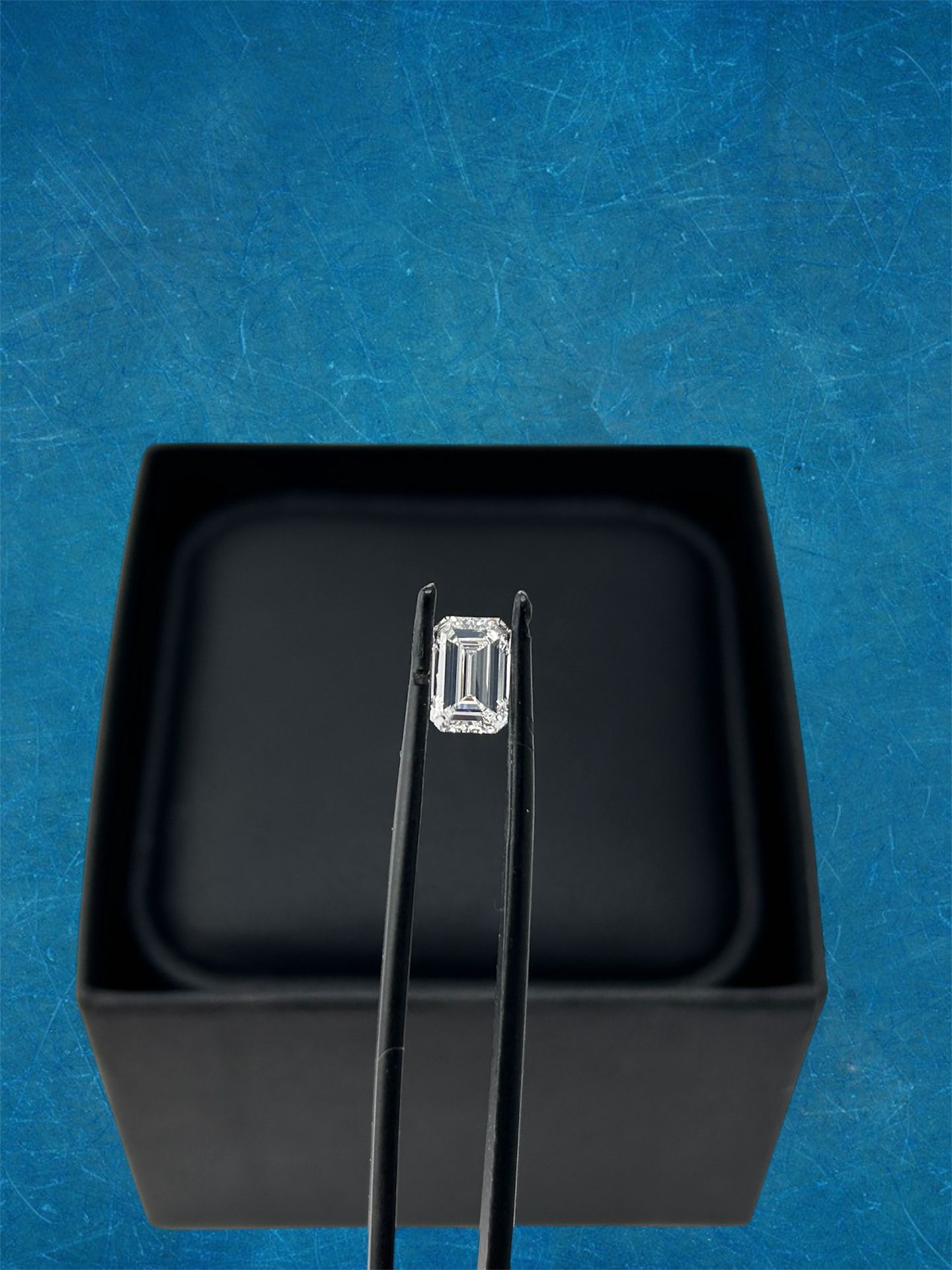 1.02 Carat Weight Lab-grown Emerald Shape Diamond