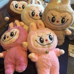Labubu’s Plushies