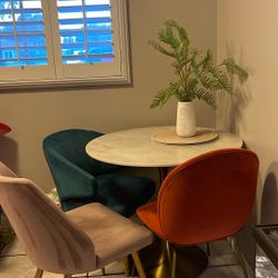 Dining Table And Chairs 