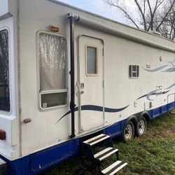 2002 American Star 34’ Fifth Wheel 