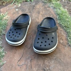 crocs