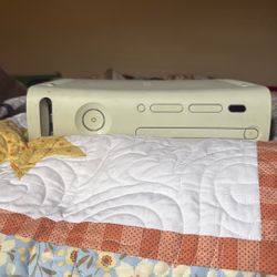 XBOX 360 [Not Working, For Parts]