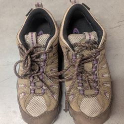 REI Woman's Hiking Shoe (Size 7) Very Lightly Used