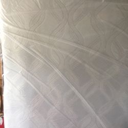 Queen Size Mattress And Box Spring  Beds 