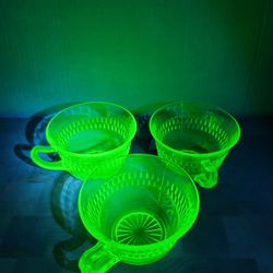 VINTAGE ANCHOR HOCKING ROULETTE  Uranium Green DEPRESSION GLASS COFFEE CUPS 3x
