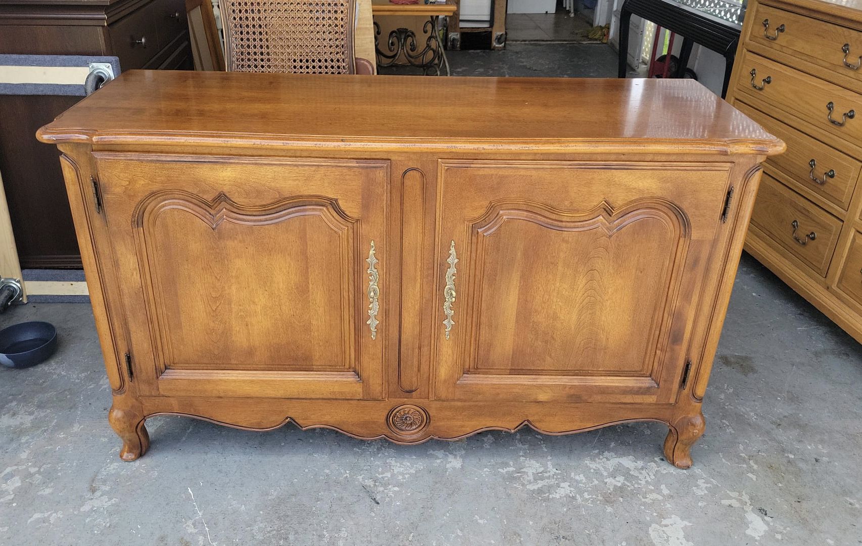 Sideboard/Buffet table! Ethan Allen..Solid Wood! W54xD19xH31”