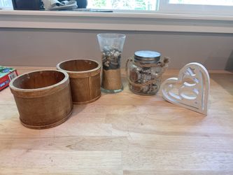 Decorations & Crafts