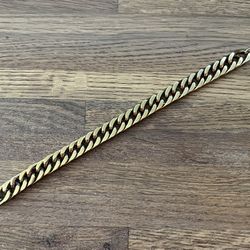 8-inch gold curb bracelet 