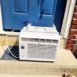6 O O O BTU AC Air Unit Arctic King Conditioner 