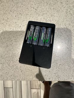Energizer Rechargeable Battery Charger Lot – Includes 4x AA Recharge Batteries