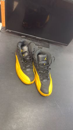 Jordan 12 retro black university