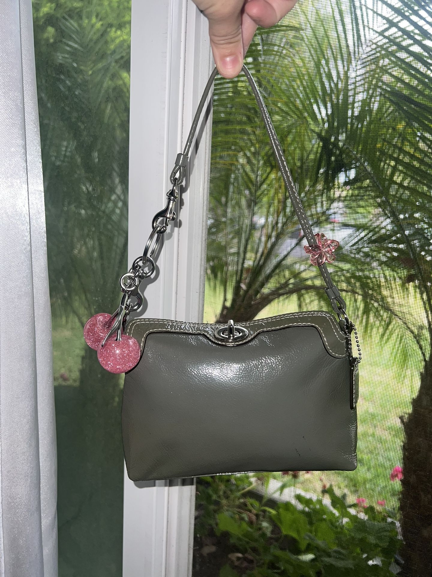 Gray Leather Coach Wristlet 🩶