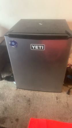 Mini fridge