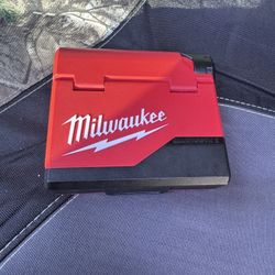 Milwaukee Head Phones Bluetoo