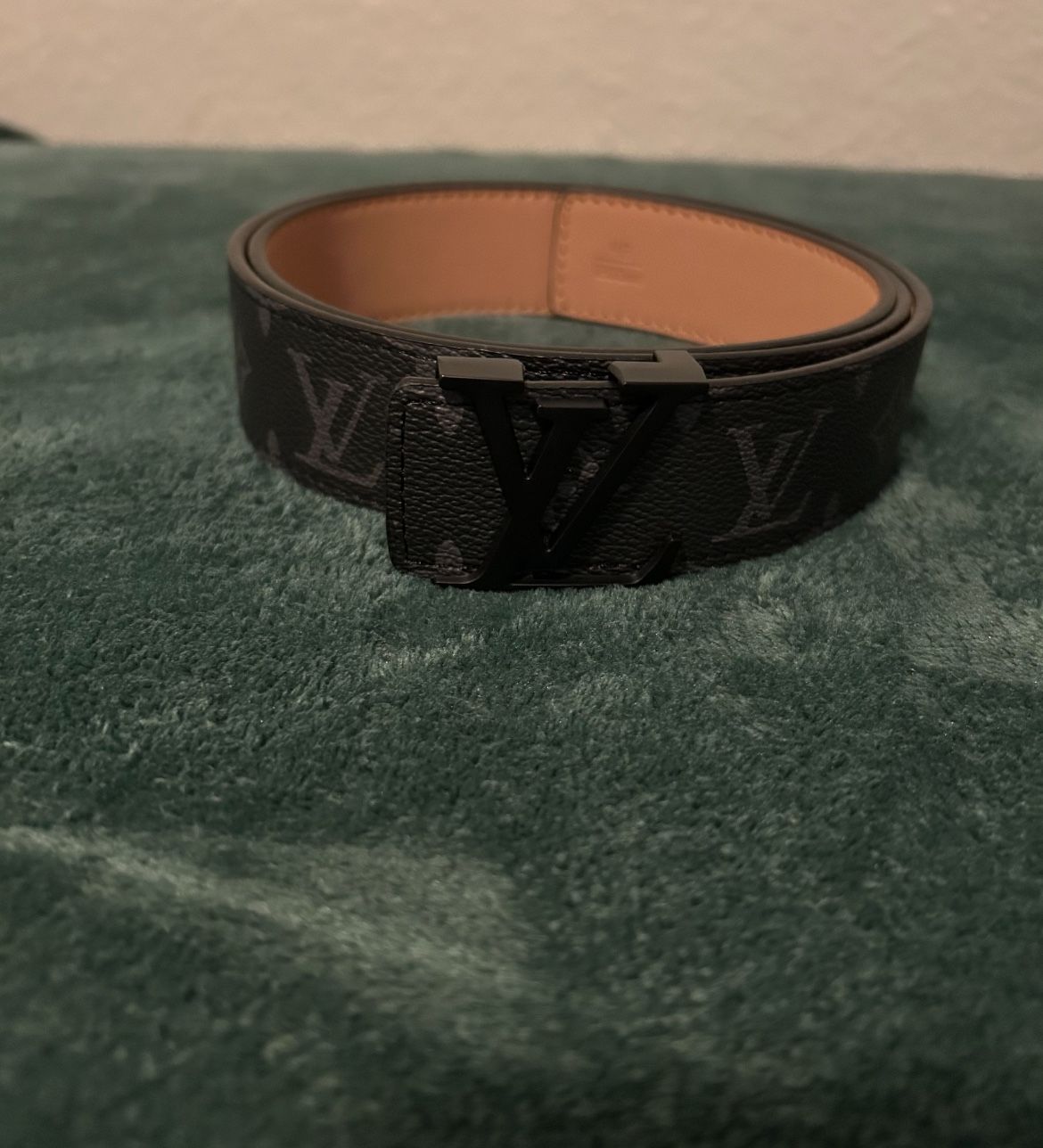 Black Louis Vuitton belt
