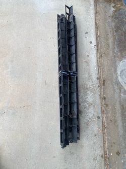 ‘Stay right’. Edging for pavers