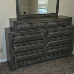Matching King Size Bedroom Set With Mirror